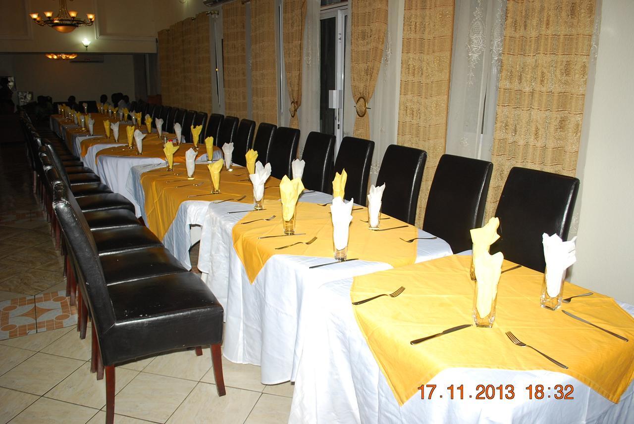 Hotel Vivi Palace Matadi Zewnętrze zdjęcie