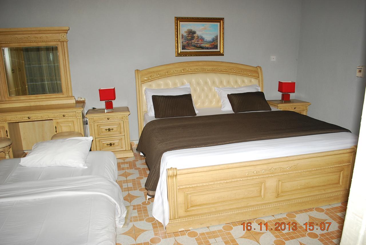 Hotel Vivi Palace Matadi Zewnętrze zdjęcie