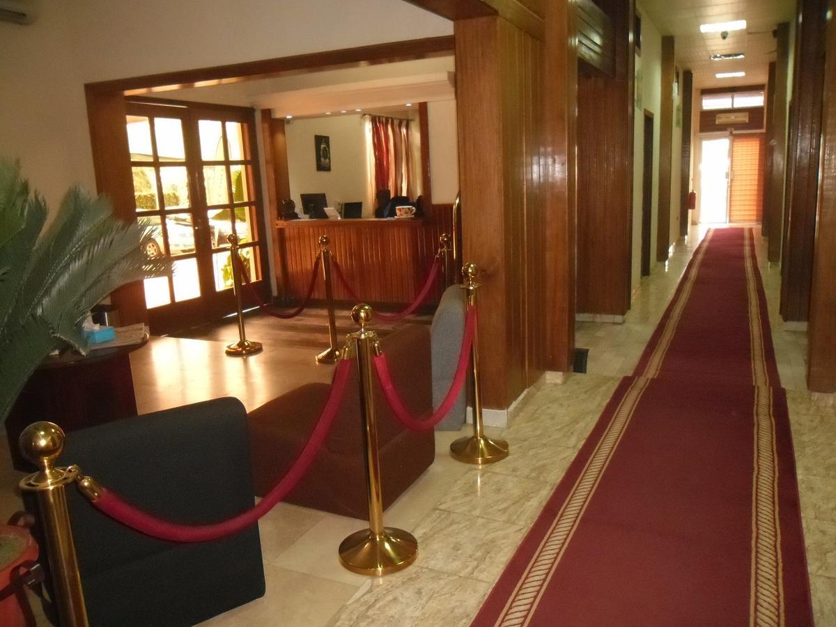 Hotel Vivi Palace Matadi Zewnętrze zdjęcie