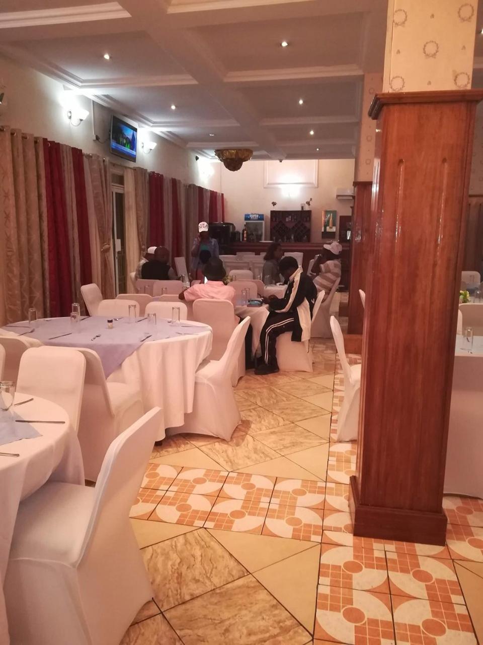 Hotel Vivi Palace Matadi Zewnętrze zdjęcie