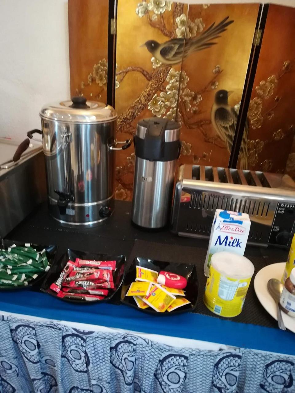 Hotel Vivi Palace Matadi Zewnętrze zdjęcie
